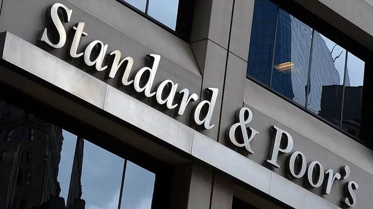 S&P küresel ekonominin gelecek yıl yüzde 3 büyüyeceğini öngördü