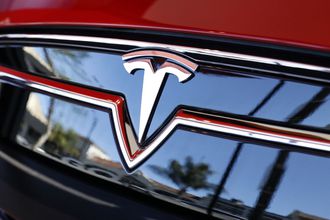 Tesla'nın 2,4 milyon aracı incelenecek