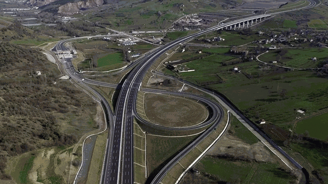 Gebze–Orhangazi–İzmir otoyolu hissesi satış sürecini durduruldu