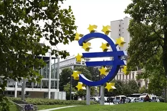 Euro Bölgesi ikinci çeyrek büyümesi aşağı yönlü revize edildi