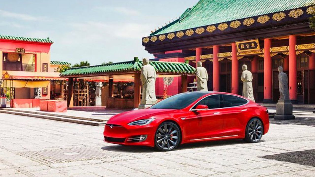 Tesla yeni model için kolları sıvadı!