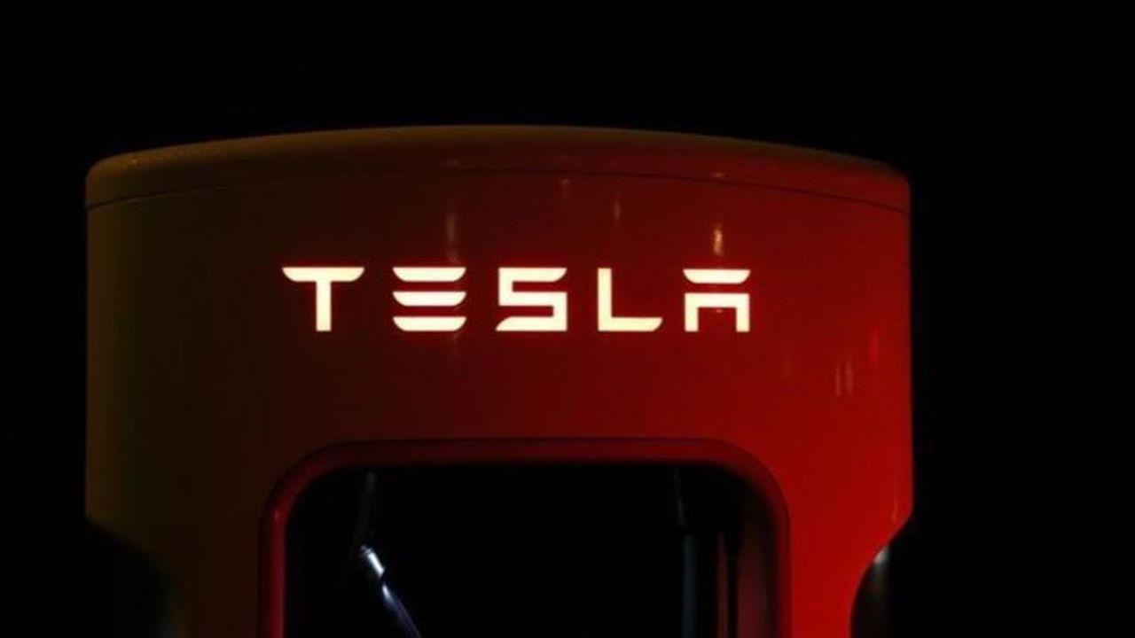 Tesla hisselerinde neler oluyor?