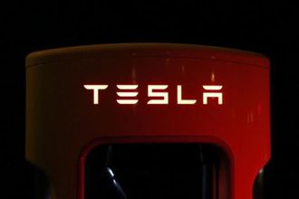 Tesla hisselerinde neler oluyor?