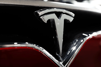 Tesla'dan çalışanlara zam