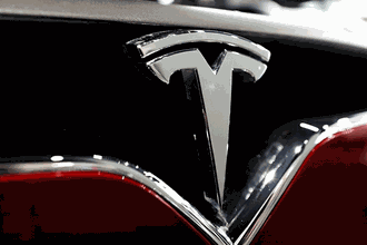 Tesla fabrikasında hastalık raporu krizi