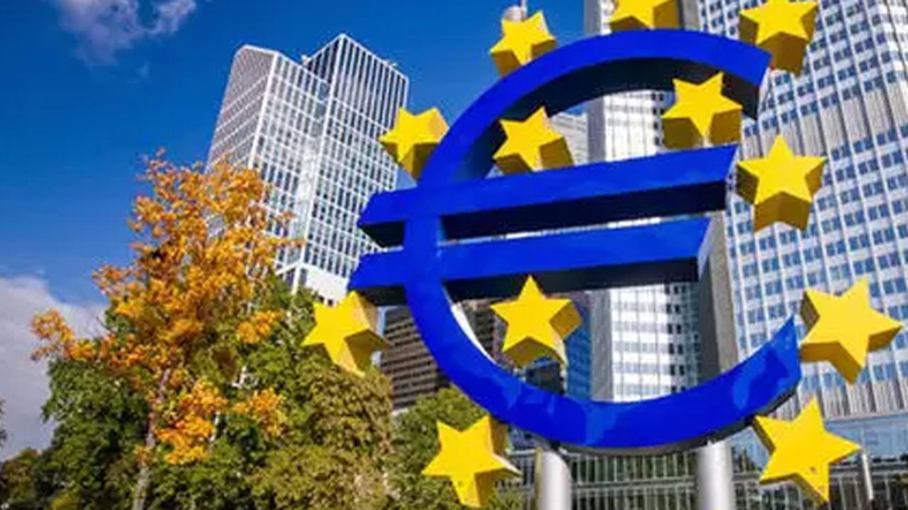 Euro Bölgesi'nde enflasyon son 25 yılın zirvesinde