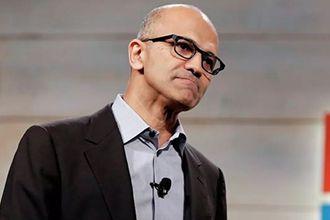 Microsoft CEO'su hisselerinin yarısını sattı