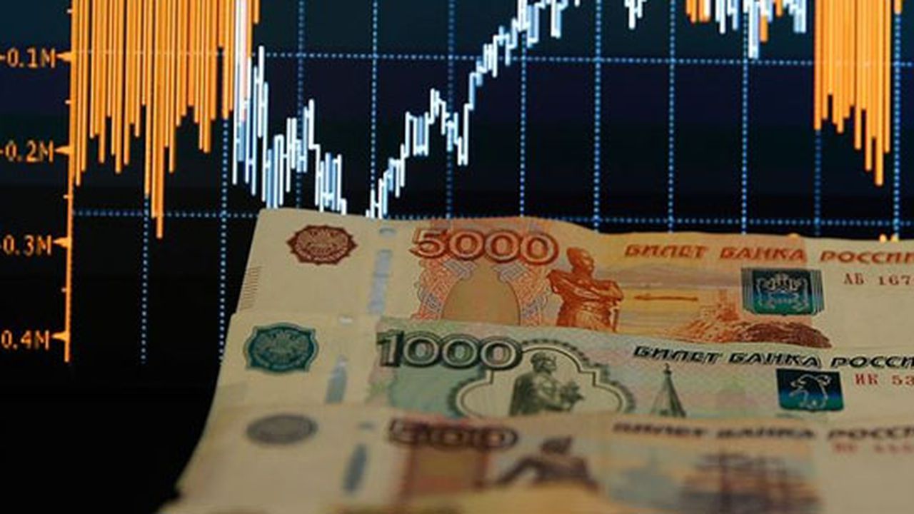 Ruble, ABD Doları karşısında 7 yılın zirvesinde