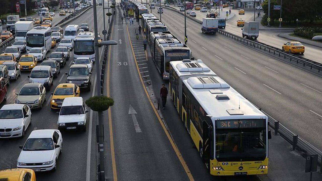 İBB, daha önce iptal edilen 100 metrobüs alım ihalesini yaptı!