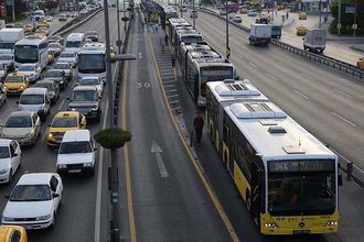 İBB, daha önce iptal edilen 100 metrobüs alım ihalesini yaptı!